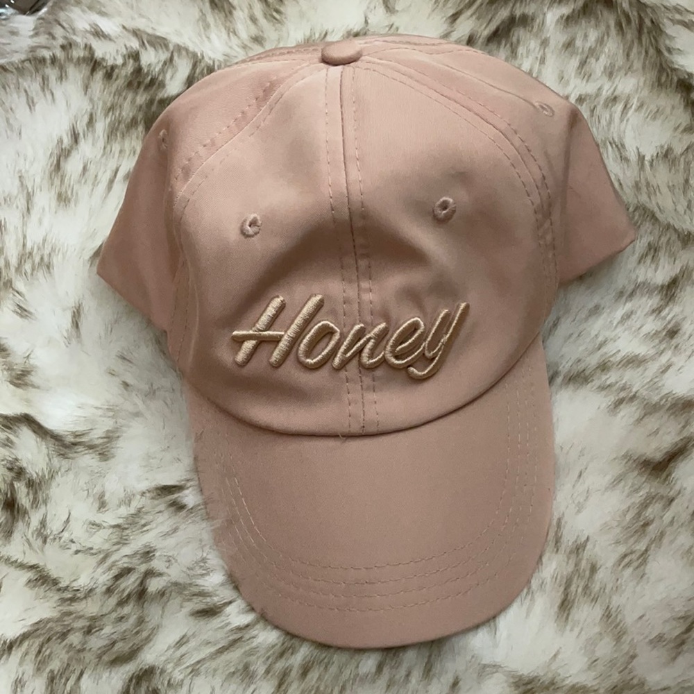 Blush “Honey” cap